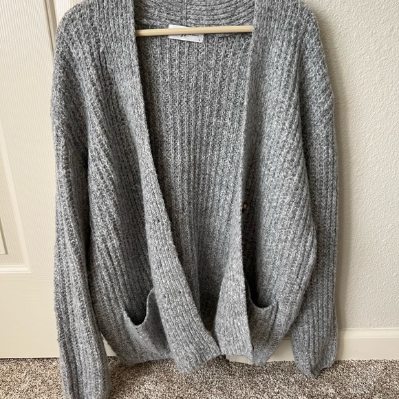 Carly Jean Los Angeles Nash Cardigan - Picture 3 of 5